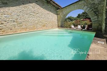 Maison lumineuse, superbe piscine, vue sans égal