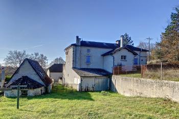 Joli corps de ferme en campagne