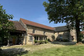 Maison en pierre,  dependances, piscine, vues