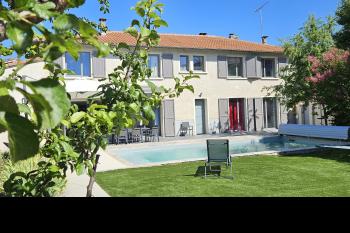 Bright house in Rabastens, garden with trees, swimming pool and garage