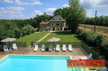 Maison en pierre, maison d'amis et piscine