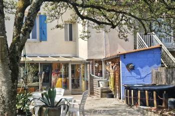 BAISSE DE PRIX - Charmante maison et jardin en ville