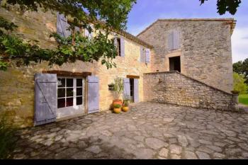 Une maison familiale de caractère, piscine