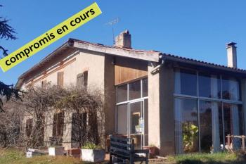 Grande maison, atelier d'artiste, piscine, belle v