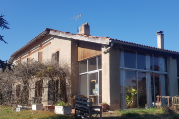 Large house, artist's studio, pool, beautiful view