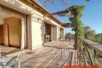 Propriété en pierre, 3 logements, piscine, vue rar