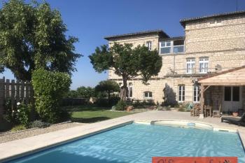 Grande maison bourgeoise, piscine et belle vue