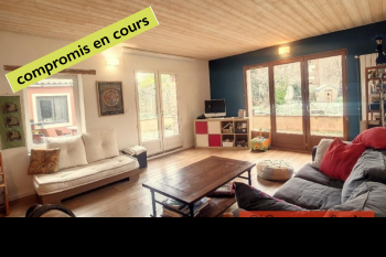 Grande maison, jardin et double garage au calme